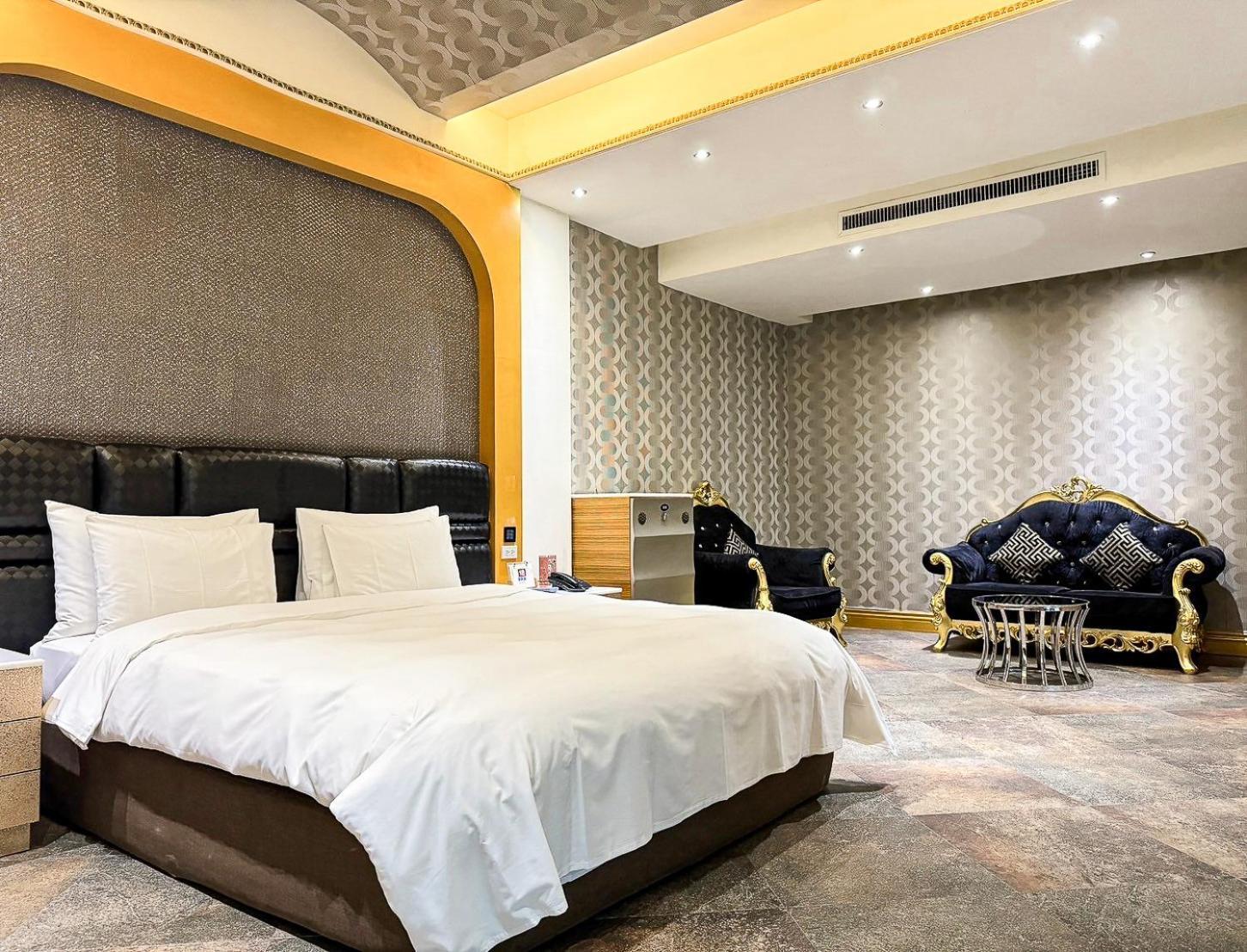 All-Ur Boutique Motel -Chia Yi Branch Чиай Сити Екстериор снимка