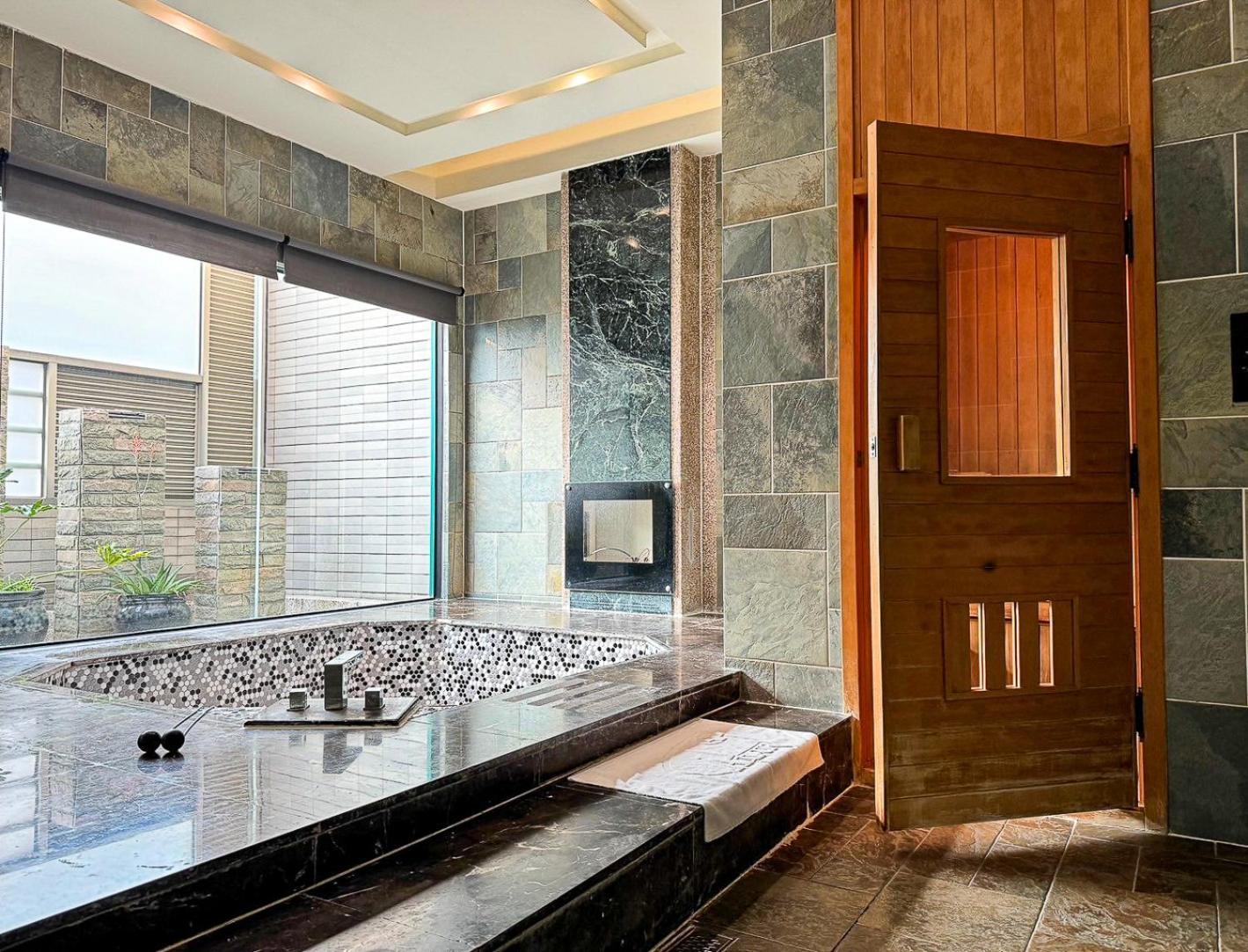 All-Ur Boutique Motel -Chia Yi Branch Чиай Сити Екстериор снимка