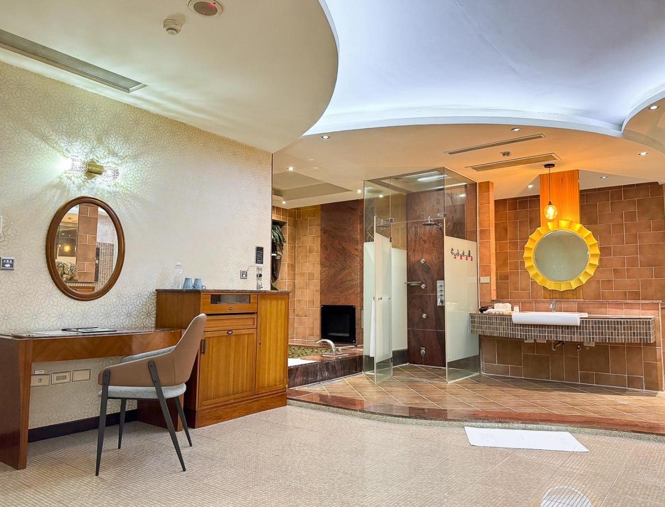 All-Ur Boutique Motel -Chia Yi Branch Чиай Сити Екстериор снимка