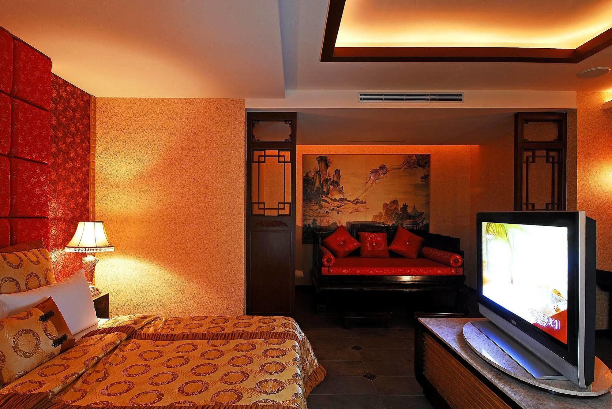 All-Ur Boutique Motel -Chia Yi Branch Чиай Сити Екстериор снимка