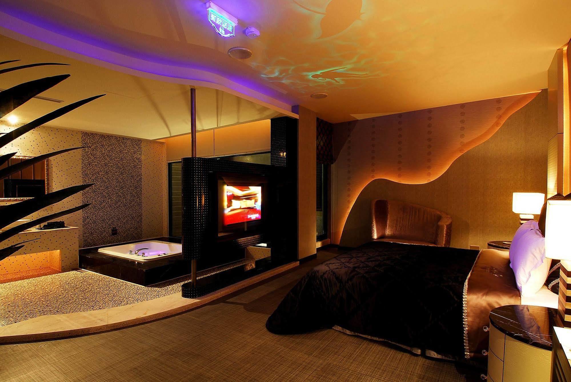 All-Ur Boutique Motel -Chia Yi Branch Чиай Сити Екстериор снимка