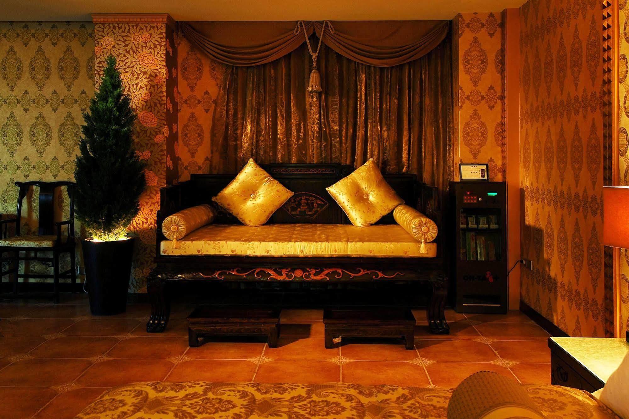 All-Ur Boutique Motel -Chia Yi Branch Чиай Сити Екстериор снимка