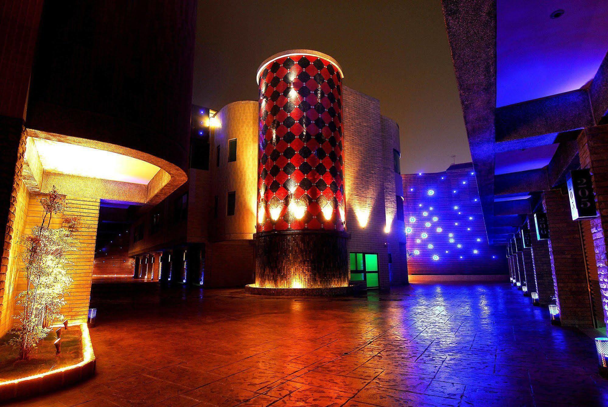 All-Ur Boutique Motel -Chia Yi Branch Чиай Сити Екстериор снимка
